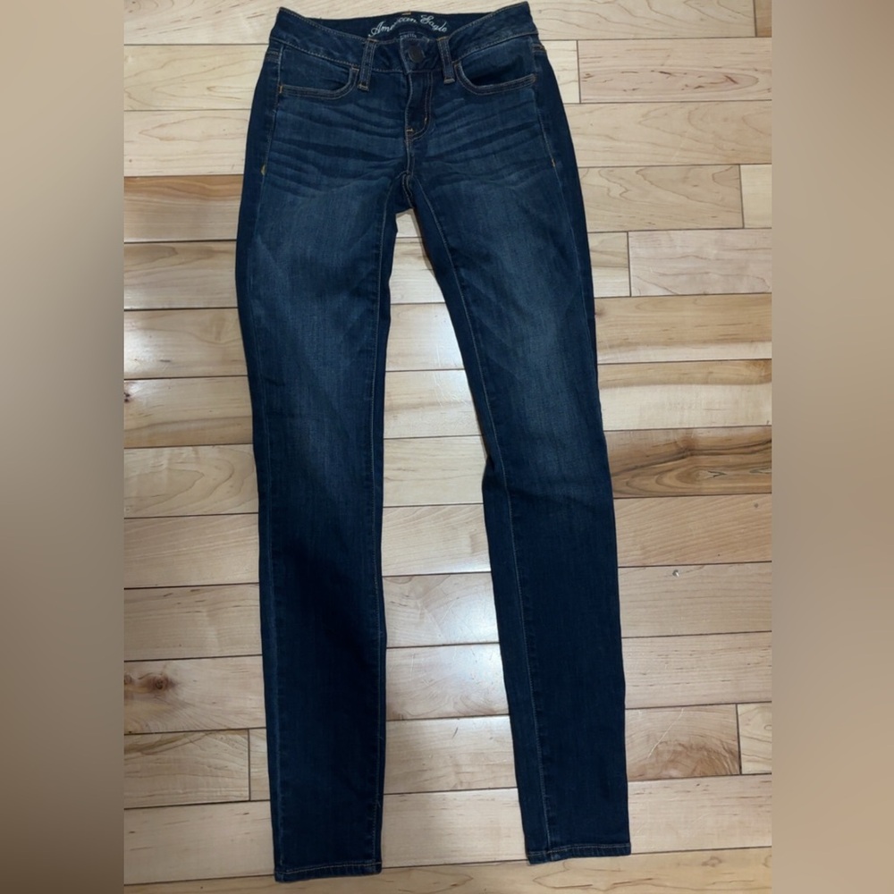 AMERICAN EAGLE SKINNY JEANS
